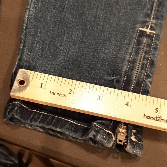 Philosophy Size 10 Distressed Jeggings with Zipper on Legs - Picture 12 of 12